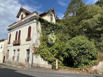 Moradia T5 para Venda em Ovoa e Vimieiro