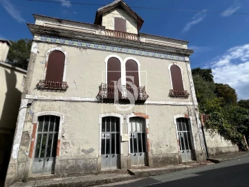 Moradia T5 para Venda em Ovoa e Vimieiro