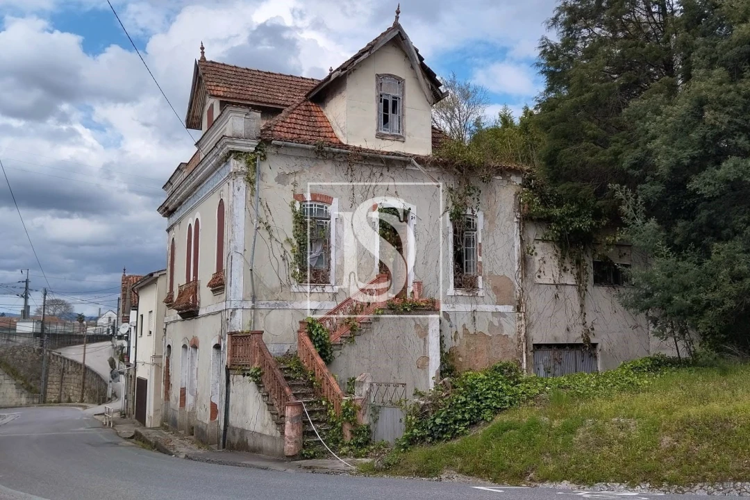 Moradia T5 para Venda em Ovoa e Vimieiro Foto 1