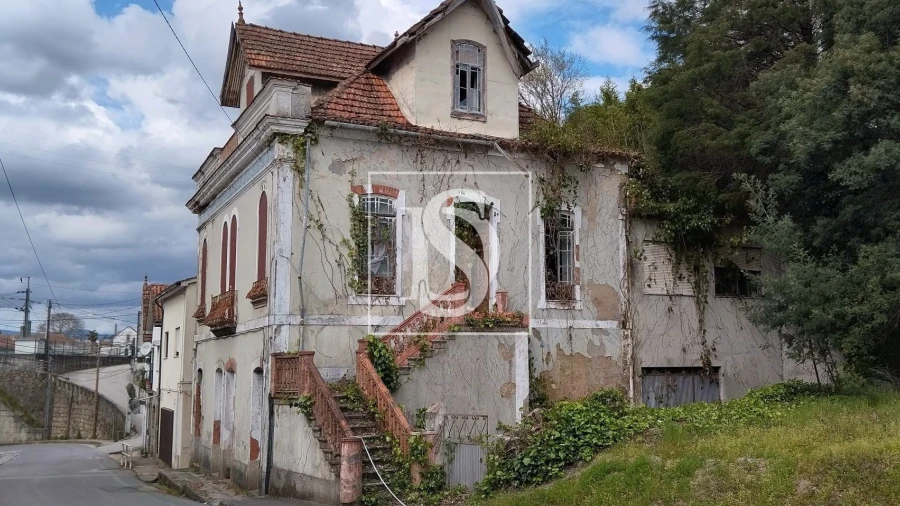 Moradia T5 para Venda em Ovoa e Vimieiro