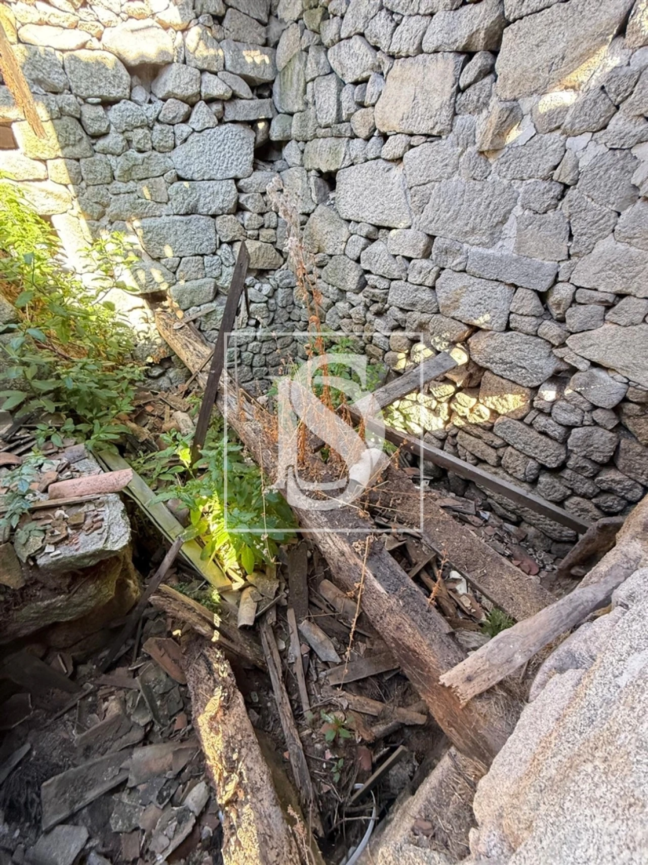 Moradia T1 para Venda em Queirã Foto 7