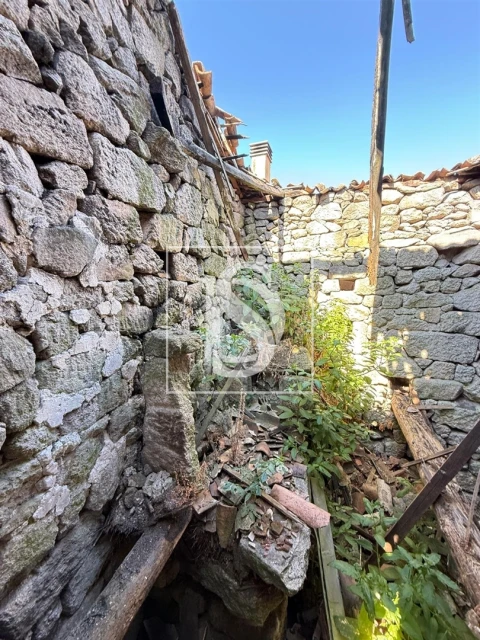 Moradia T1 para Venda em Queirã