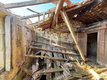 Moradia T1 para Venda em Queirã