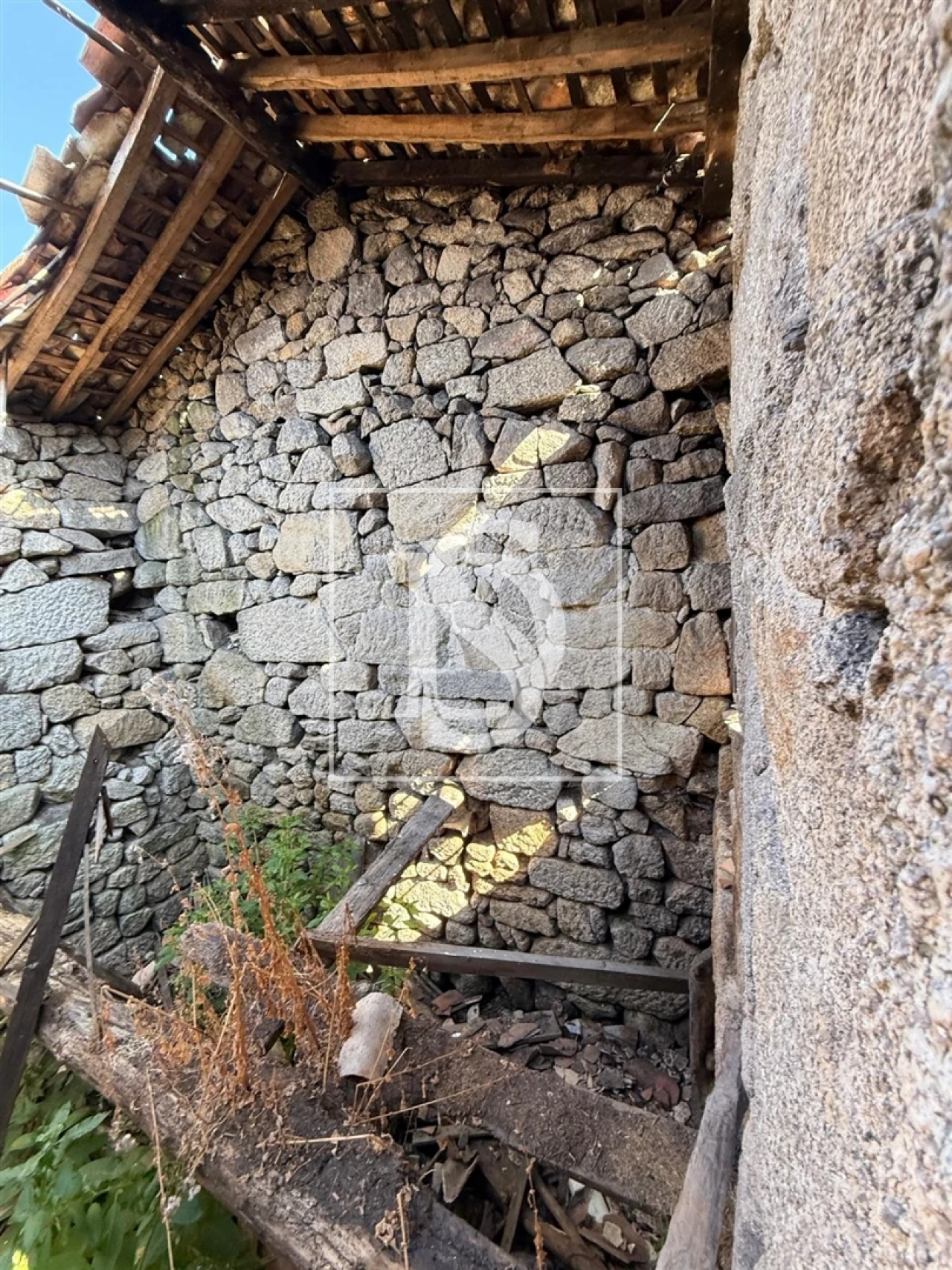 Moradia T1 para Venda em Queirã Foto 10