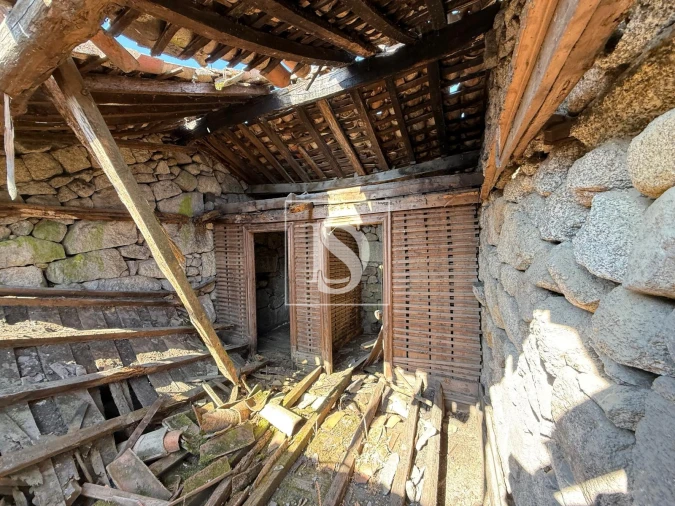 Moradia T1 para Venda em Queirã Foto 4