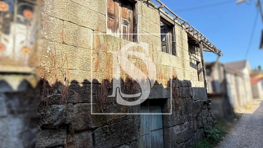 Moradia T1 para Venda em Queirã