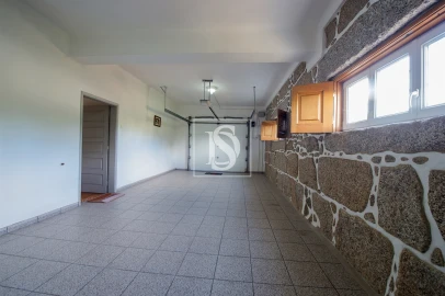 Quinta T6 para Venda em Santa Comba Dão e Couto do Mosteiro