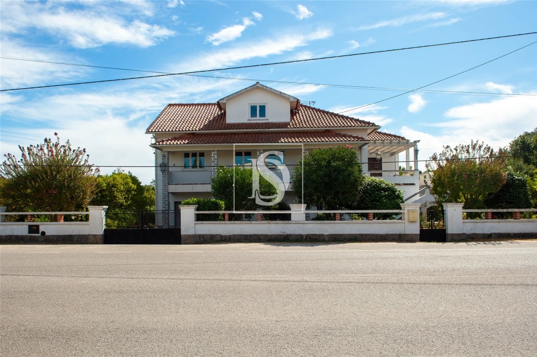 Quinta T6 para Venda em Santa Comba Dão e Couto do Mosteiro Foto 42