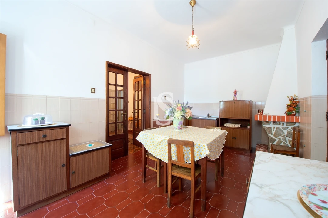 Quinta T6 para Venda em Santa Comba Dão e Couto do Mosteiro Foto 7