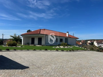 Moradia T3 para Venda em Mortágua, Vale de Remígio, Cortegaça e Almaça