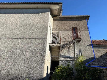 Moradia T3 para Venda em Caparrosa e Silvares