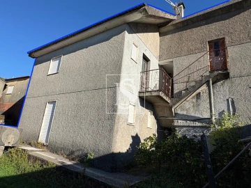 Moradia T3 para Venda em Caparrosa e Silvares