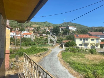 Moradia T3 para Venda em Caparrosa e Silvares