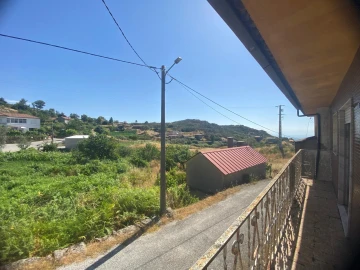 Moradia T3 para Venda em Caparrosa e Silvares