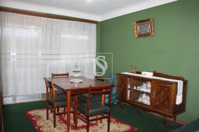 Moradia T3 para Venda em Caparrosa e Silvares