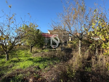 Moradia T3 para Venda em Caparrosa e Silvares