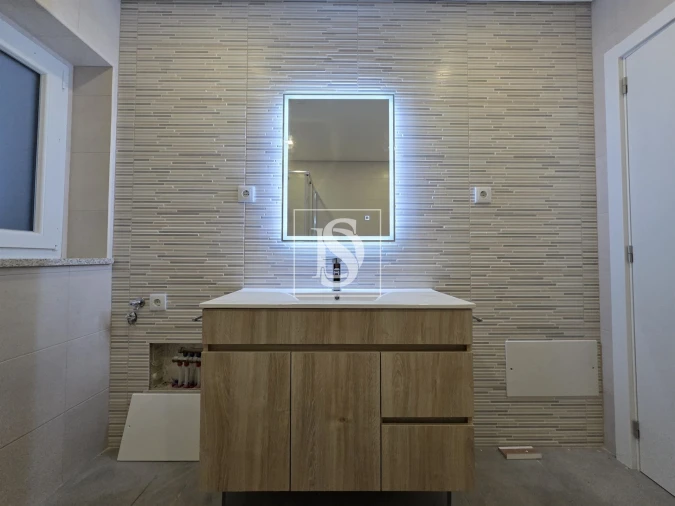 Apartamento T2 para Venda em Molelos Foto 9