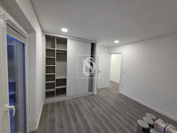 Apartamento T1 para Venda em Molelos