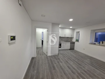Apartamento T1 para Venda em Molelos