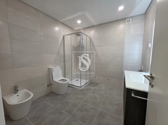 Apartamento T1 para Venda em Molelos Foto 7