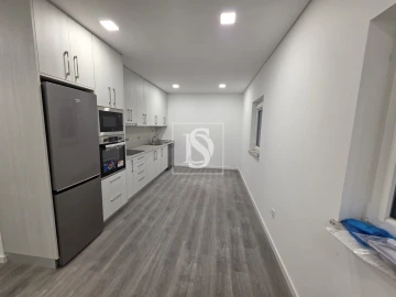 Apartamento T2 para Venda em Molelos