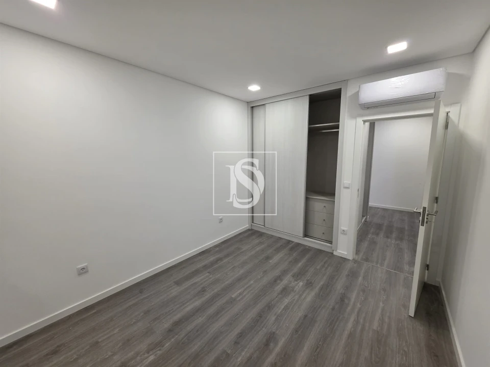 Apartamento T2 para Venda em Molelos Foto 7
