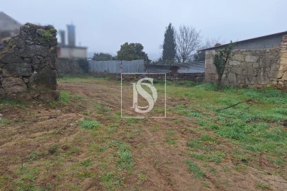 Terreno para Venda em Vilar de Besteiros e Mosteiro de Fráguas