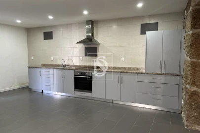 Moradia T3 para Venda em Canas de Santa Maria