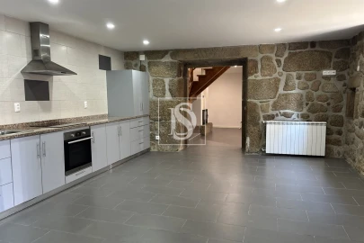 Moradia T3 para Venda em Canas de Santa Maria