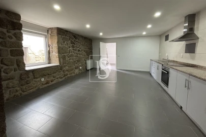 Moradia T3 para Venda em Canas de Santa Maria