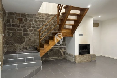 Moradia T3 para Venda em Canas de Santa Maria