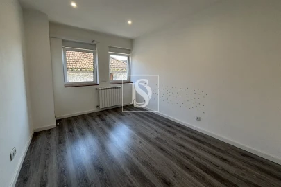 Moradia T3 para Venda em Canas de Santa Maria