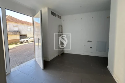 Moradia T3 para Venda em Canas de Santa Maria