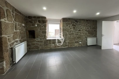 Moradia T3 para Venda em Canas de Santa Maria