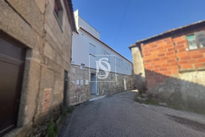 Moradia T3 para Venda em Canas de Santa Maria