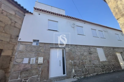 Moradia T3 para Venda em Canas de Santa Maria