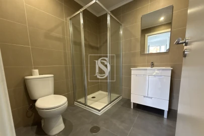 Moradia T3 para Venda em Canas de Santa Maria