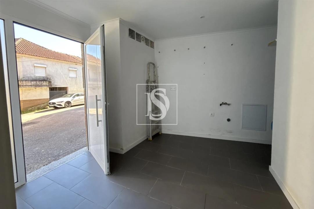 Moradia T3 para Venda em Canas de Santa Maria Foto 2