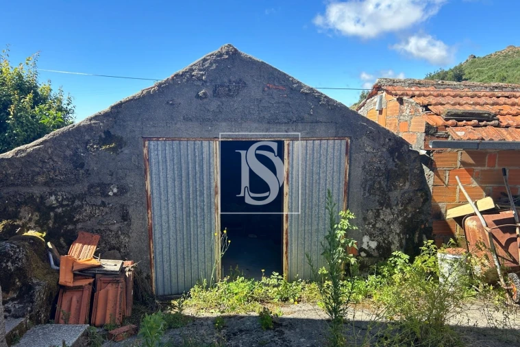 Moradia T1 para Venda em Caparrosa e Silvares Foto 13