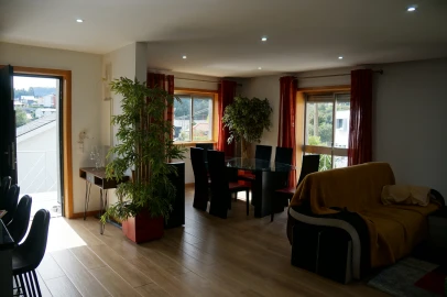 Moradia T3 para Venda em Vilar de Andorinho