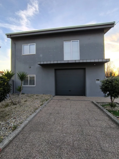 Moradia T3 para Venda em Vilar de Andorinho