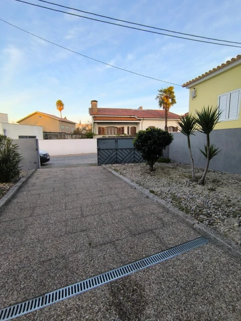 Moradia T3 para Venda em Vilar de Andorinho