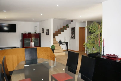 Moradia T3 para Venda em Vilar de Andorinho