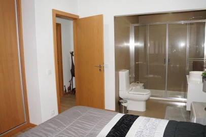 Moradia T3 para Venda em Vilar de Andorinho