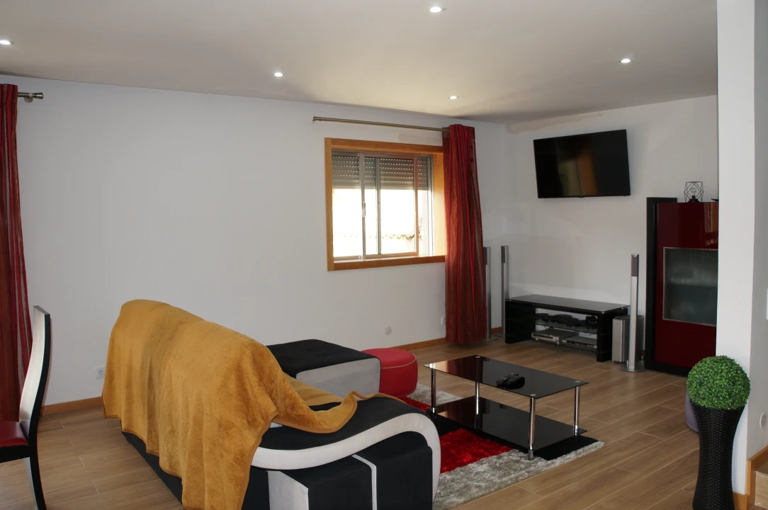 Moradia T3 para Venda em Vilar de Andorinho Foto 41