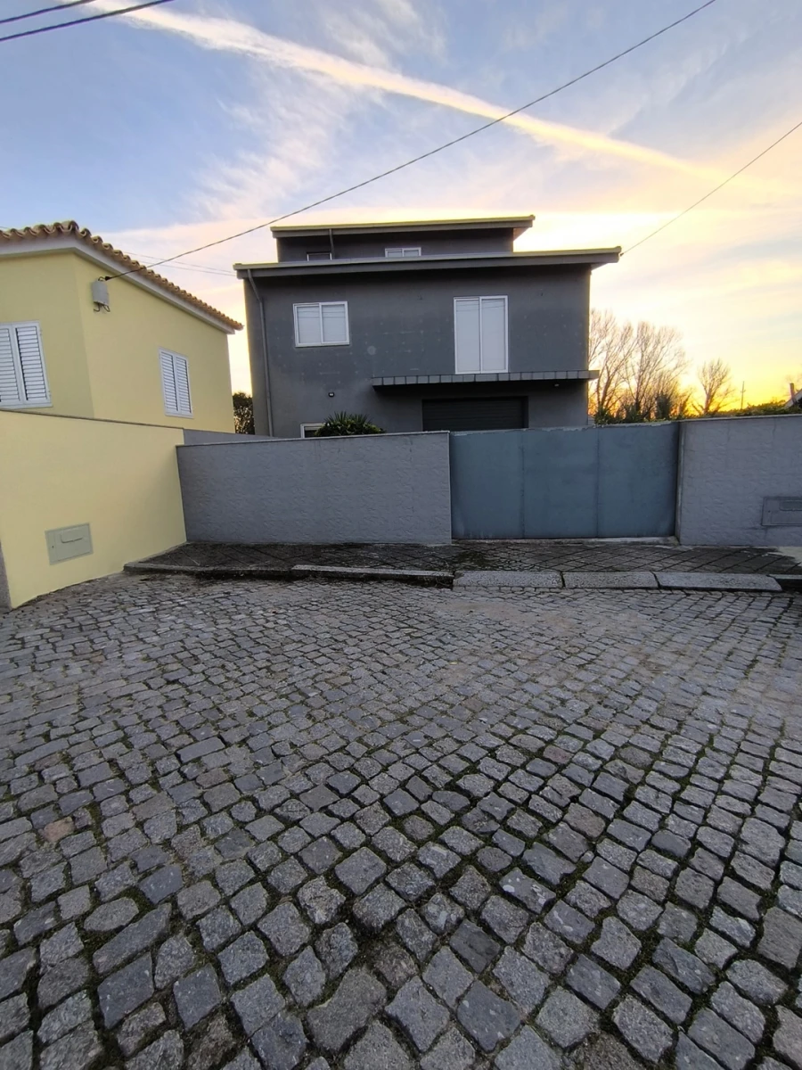 Moradia T3 para Venda em Vilar de Andorinho Foto 27