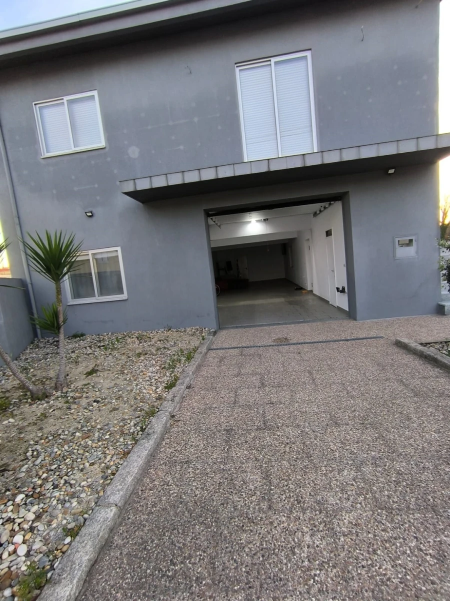 Moradia T3 para Venda em Vilar de Andorinho Foto 18