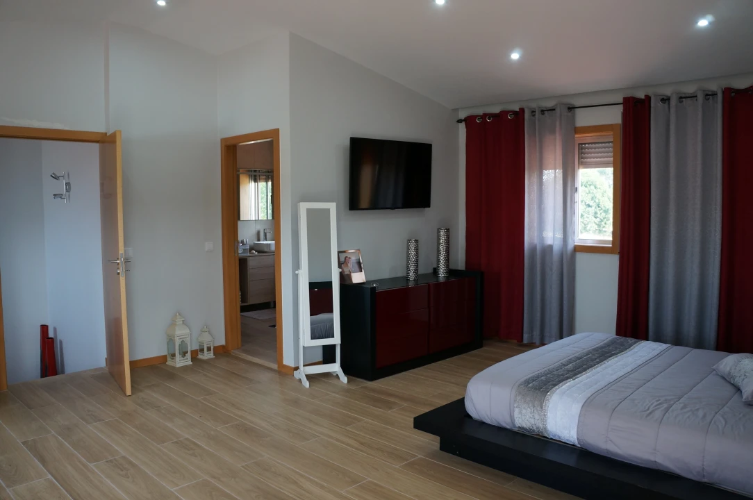 Moradia T3 para Venda em Vilar de Andorinho Foto 35