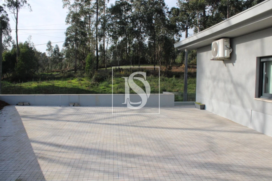 Moradia T4 para Venda em Vilar de Andorinho Foto 29