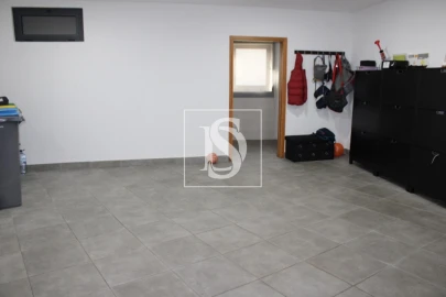Moradia T4 para Venda em Vilar de Andorinho